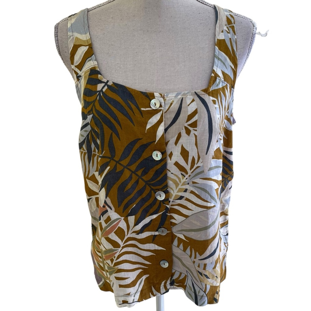 C&C California Muted Tropical Leaf Print Button-Down Sleeveless Linen Top